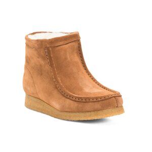 CLARKS Caramel Suede Wallabee Hi Comfort Pull On Boots